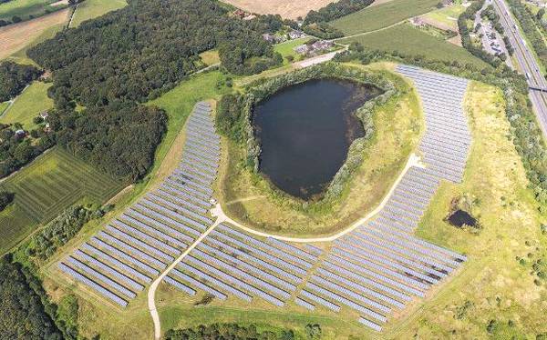                                         
	　　近日，太陽能光伏公司REC集團宣布，其面板為美國馬里蘭州安納波利斯的安納波利斯太陽能公園提供動力。

	

	　　作為由EDF Renewables Distributed Solutions設(shè)計的18.1兆瓦系統(tǒng)的一部分，預(yù)計每年將產(chǎn)生24,000兆瓦時