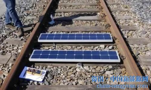                                                                                                                                                                     
	　　曾幾何時，光伏路面被炒得沸沸揚揚，有人說其是光伏應(yīng)用與技術(shù)的創(chuàng)新，值得推崇，有人說它是在作秀，毫無實際意義，結(jié)果落個被不良分子錘得粉碎下場。

	　　如果說光伏道路是話劇的上